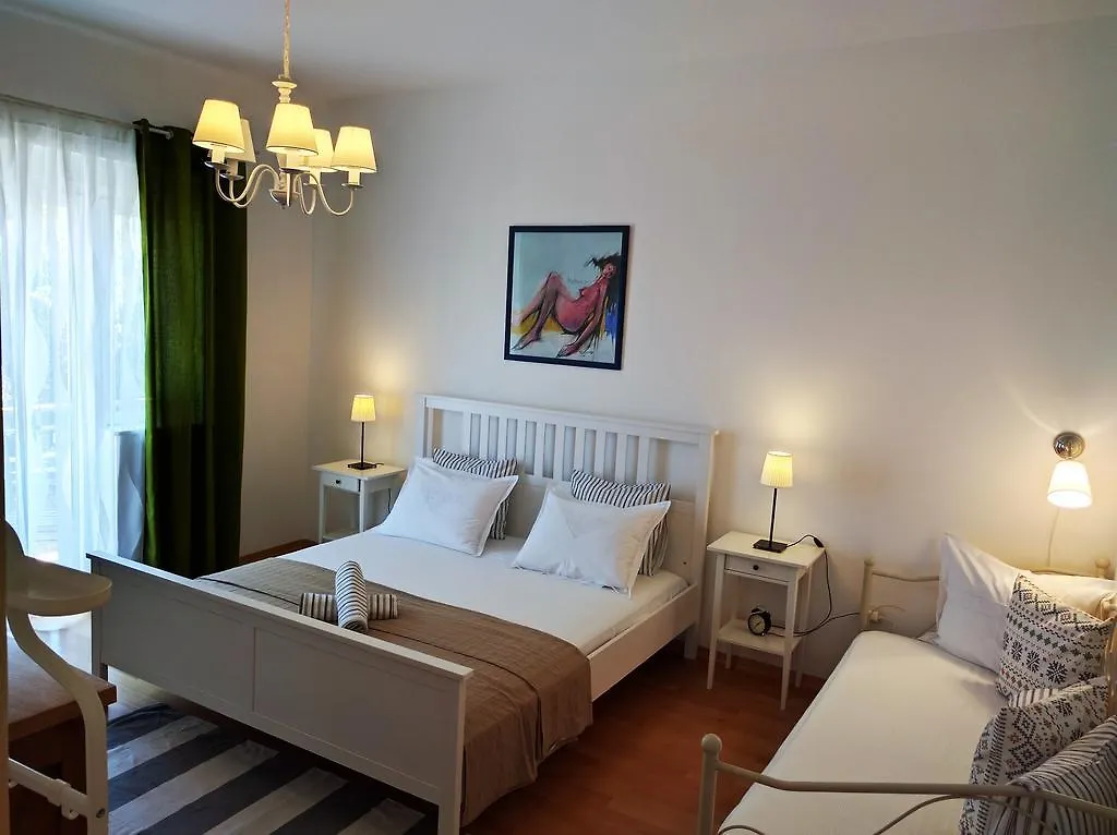 Luxury Apartment Delisan location